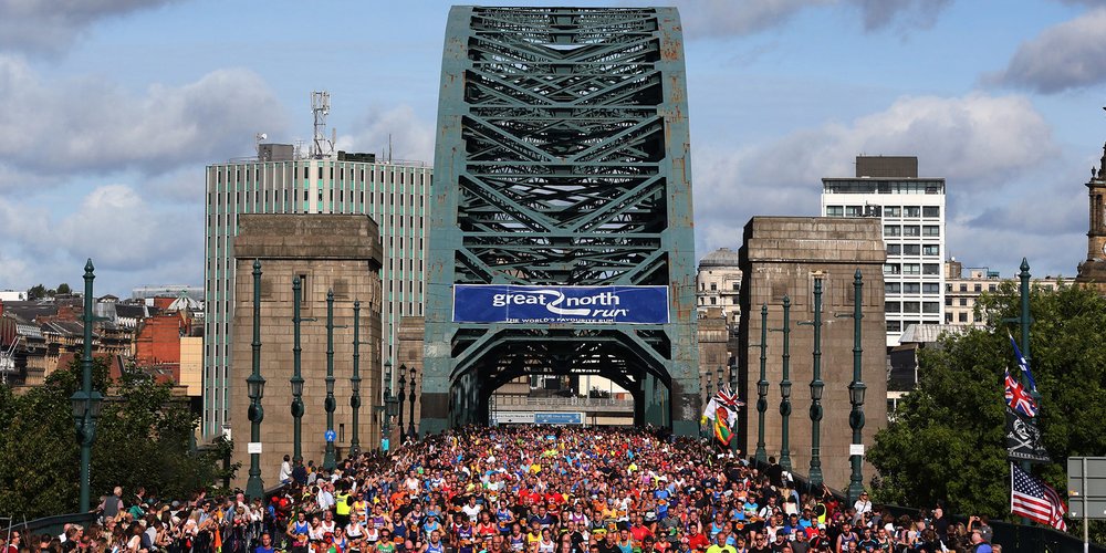 Hundreds of runners crossing Tyne Bridge in Great North Run