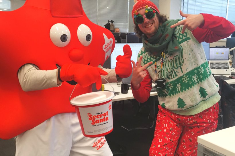 Cosmo in a Nationwide Building Society Swindon officer // SS